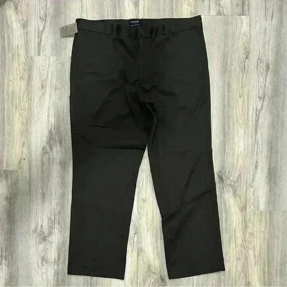 NWT Dockers Men's Signature Khaki Straight Fit Flat Front Pants Brown Size 40x30 - Picture 1 of 8